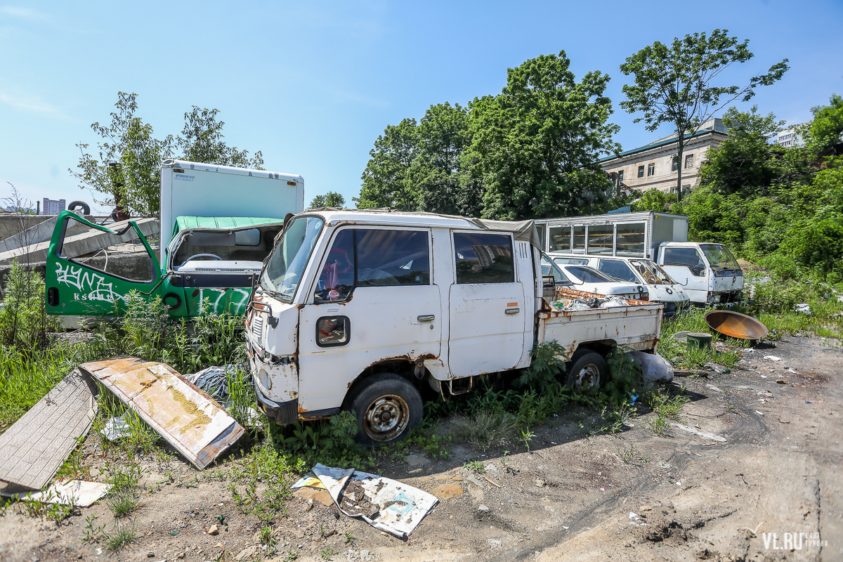 Более 500 незаконно установленных гаражей хранятся на складах во  Владивостоке (ФОТО) – Новости Владивостока на VL.ru