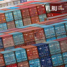 Таможня Находки обнаружила три контейнера незадекларированных тапочек из Китая