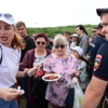 Раздача шашлыка на Ахлёстышева — newsvl.ru