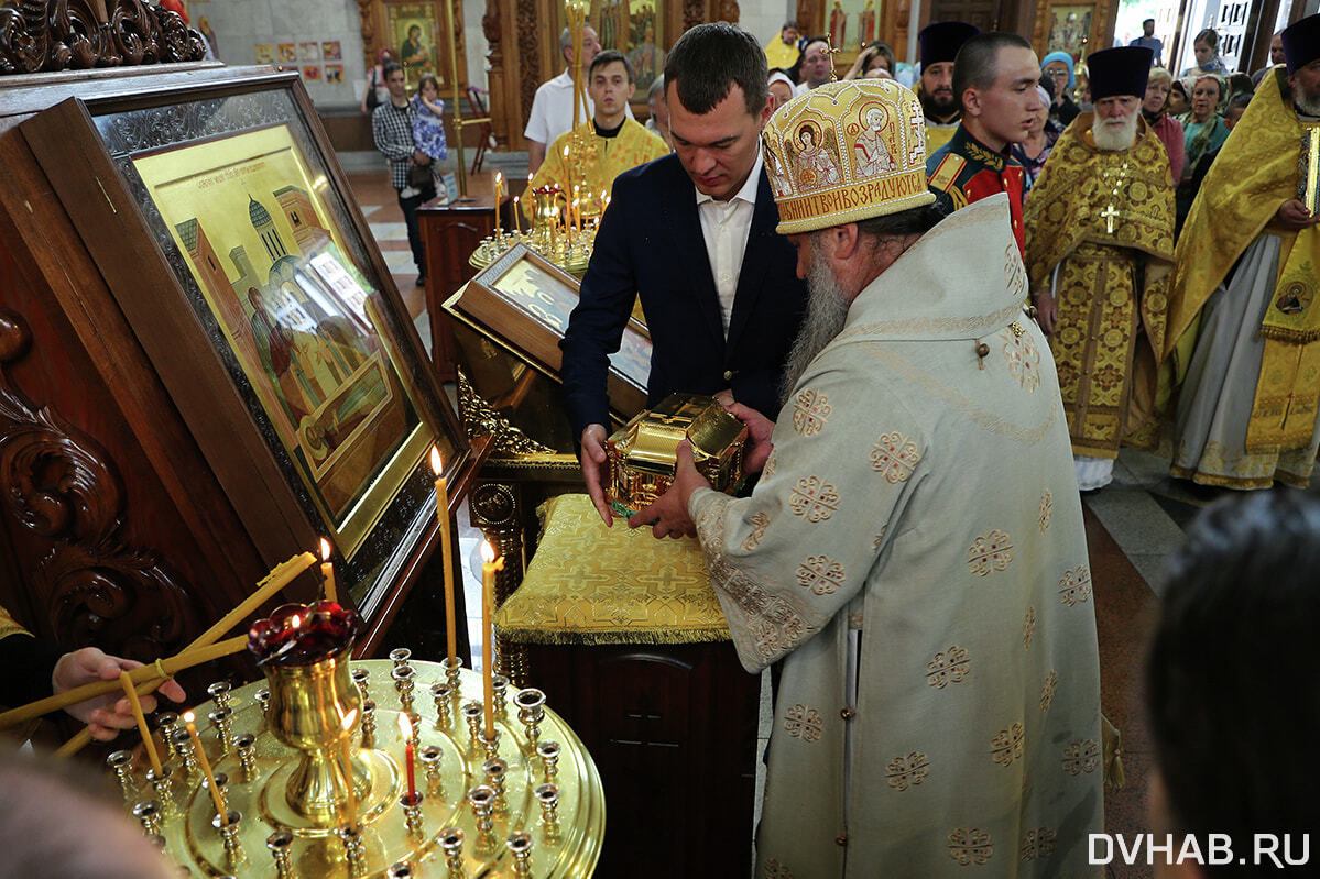 Мощи Сергия Радонежского доверили нести губернатору Хабаровского края  (ФОТО; ВИДЕО) — Новости Хабаровска