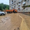 Двор у Карьерной, 26 снова занесло грязью — newsvl.ru