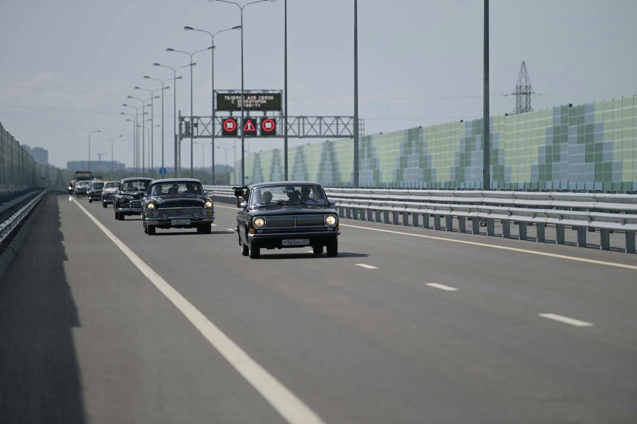 Платная дорога хабаровск. Платная Объездная Хабаровск. Машина на дороге. Автомобильная дорога. Скоростная трасса.