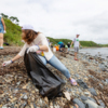 Участники конкурса "Живая тайга" убрались на пляже в бухте Бойсмана — newsvl.ru