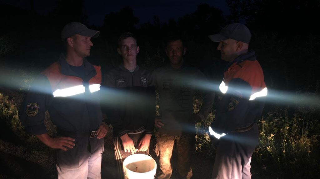 Потерявшихся грибников отыскали в лесу комсомольские спасатели (ФОТО)