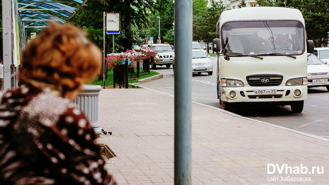 Отказаться от общественного транспорта. Машины автобусы. Старые автобусы. Маршрутка для инвалидов. Автобус для инвалидов колясочников.