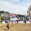 Впервые городские команды сыграли в волейбол около храма, сухого фонтана и памятника Борцам за власть Советов — newsvl.ru