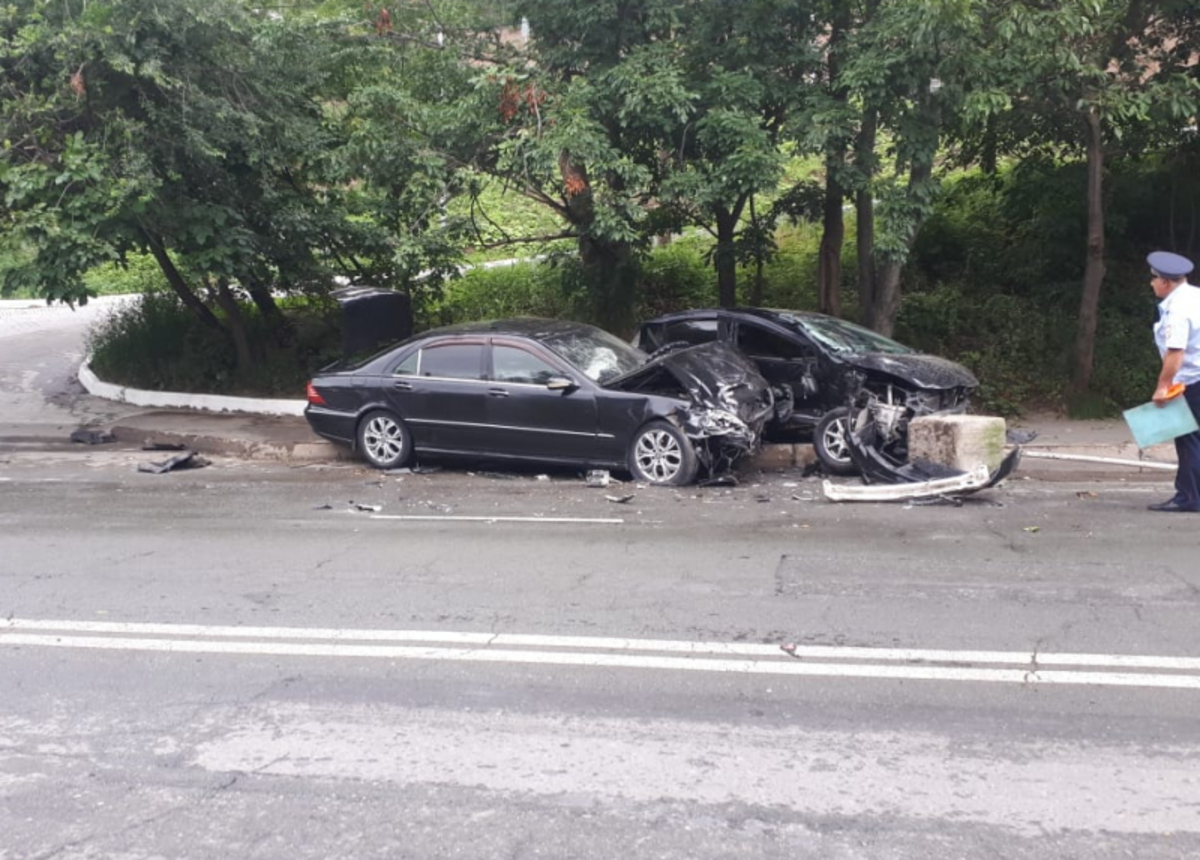 Молодой водитель Mercedes-Benz, совершивший ДТП на Русской, был нетрезв и  уже лишался прав – ГИБДД – Новости Владивостока на VL.ru