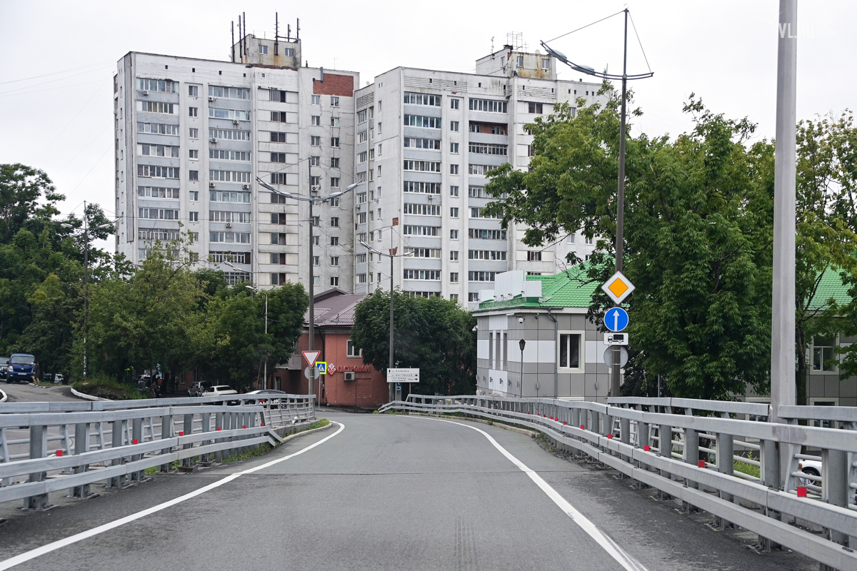 Новая схема движения у моста на Чуркине понравилась автомобилистам, но  некоторые продолжают нарушать (ФОТО) – Новости Владивостока на VL.ru