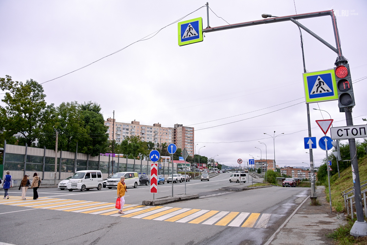 Автомобилистам Владивостока сократили путь на Окатовой, разрешив поворот  налево перед светофором – Новости Владивостока на VL.ru