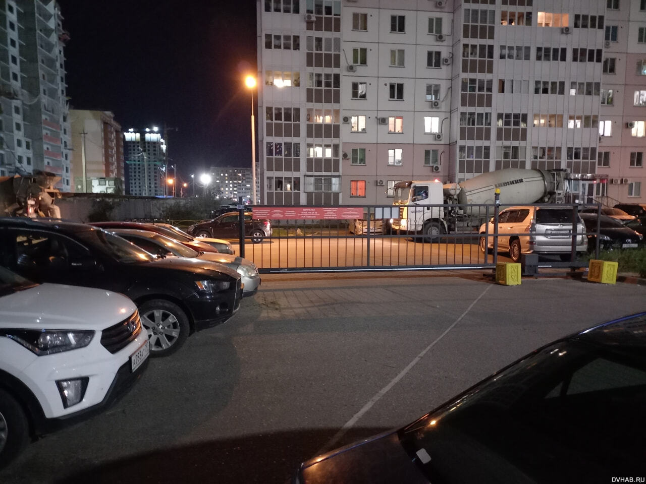 Стоянка авто в Хабаровске на Вахова