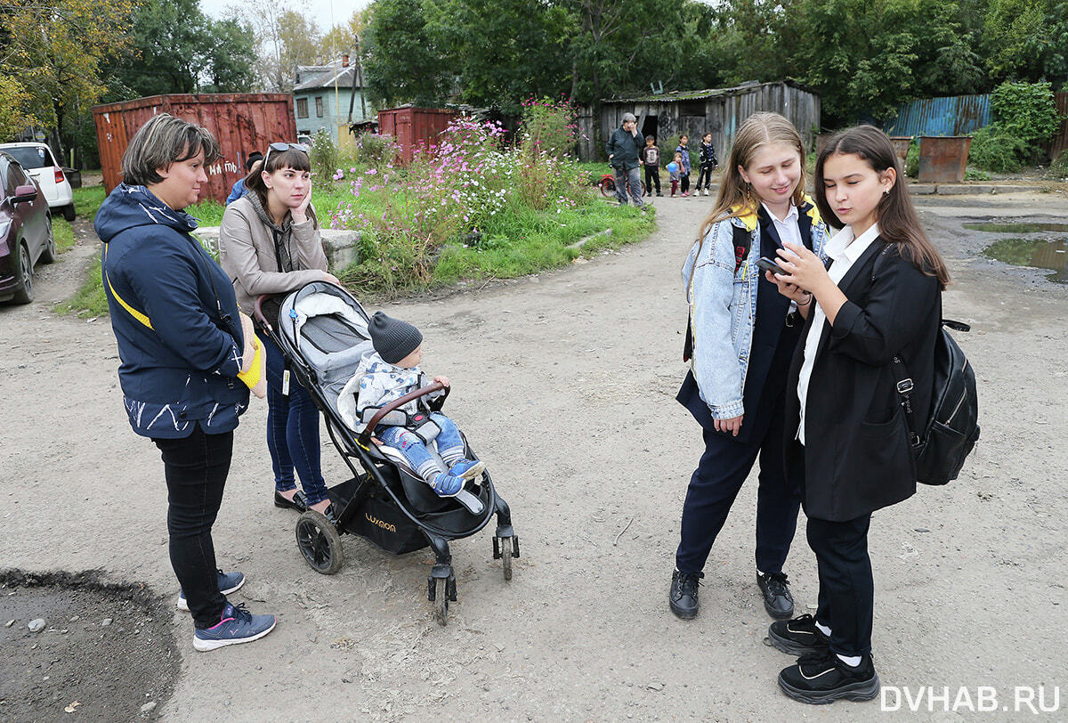 Уо мкд хабаровск. Хабаровские люди. Школа 74 Хабаровск.