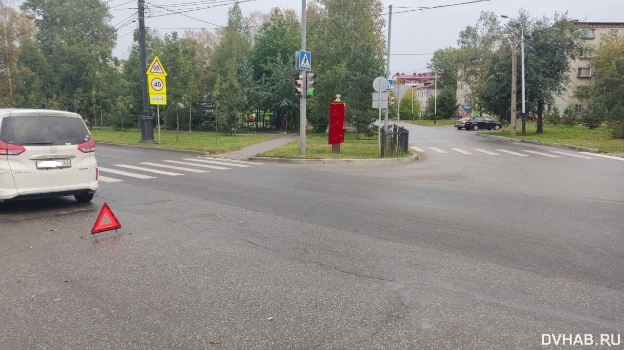 Случайно на красный: автомобилистка сбила школьника в Авиагородке (ФОТО) —  Новости Хабаровска