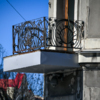 Фасад здания уже давно нуждается в ремонте — newsvl.ru