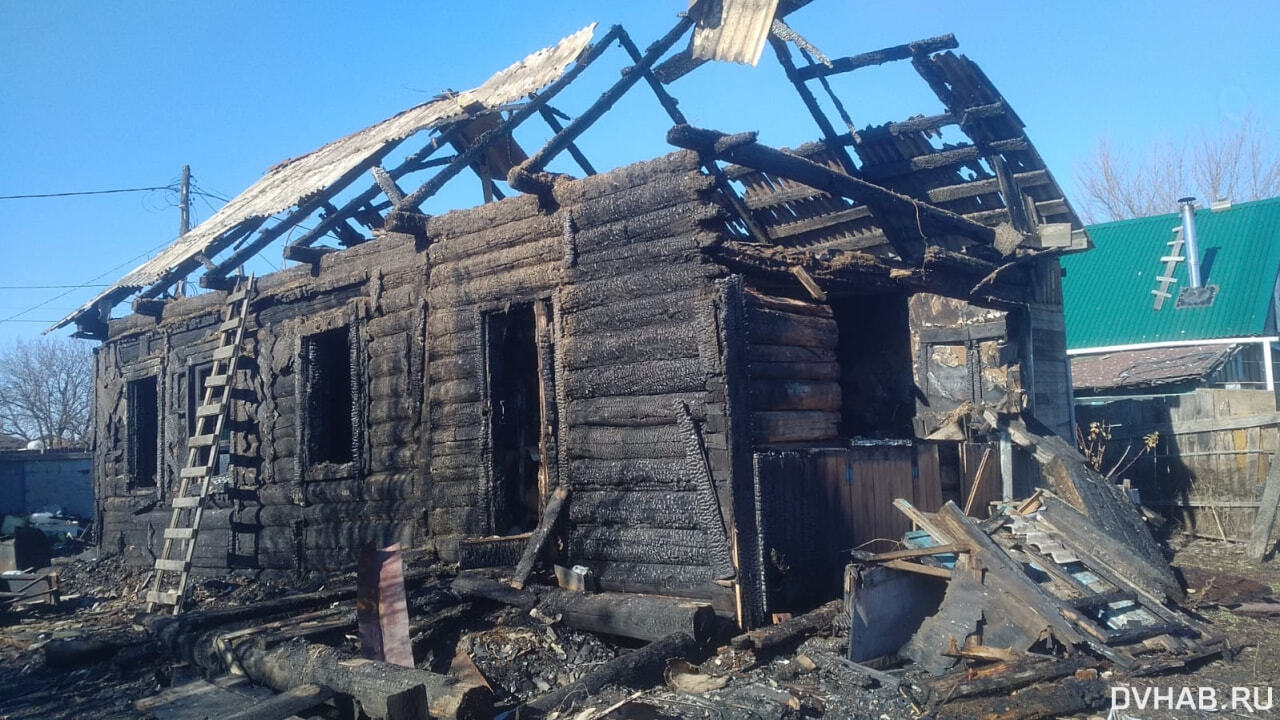 Обиделся: дом сжег в поселке Горького выставленный за порог гость (ФОТО) —  Новости Хабаровска