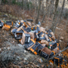 Другого мусора здесь нет – только коробки с минеолой — newsvl.ru