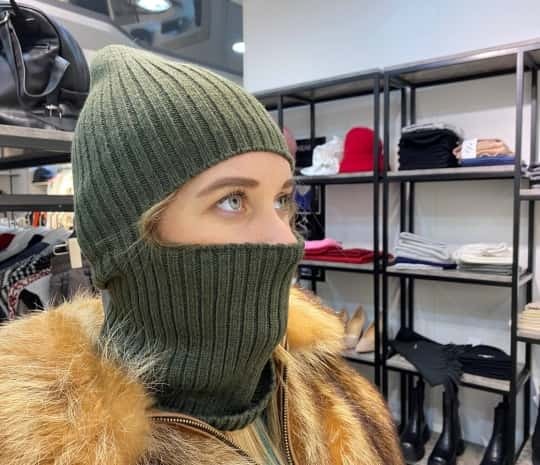 Почему шапка с прорезями называется Balaclava?