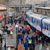  На перроне сказочных гостей встречали жители города и местные аниматоры — newsvl.ru