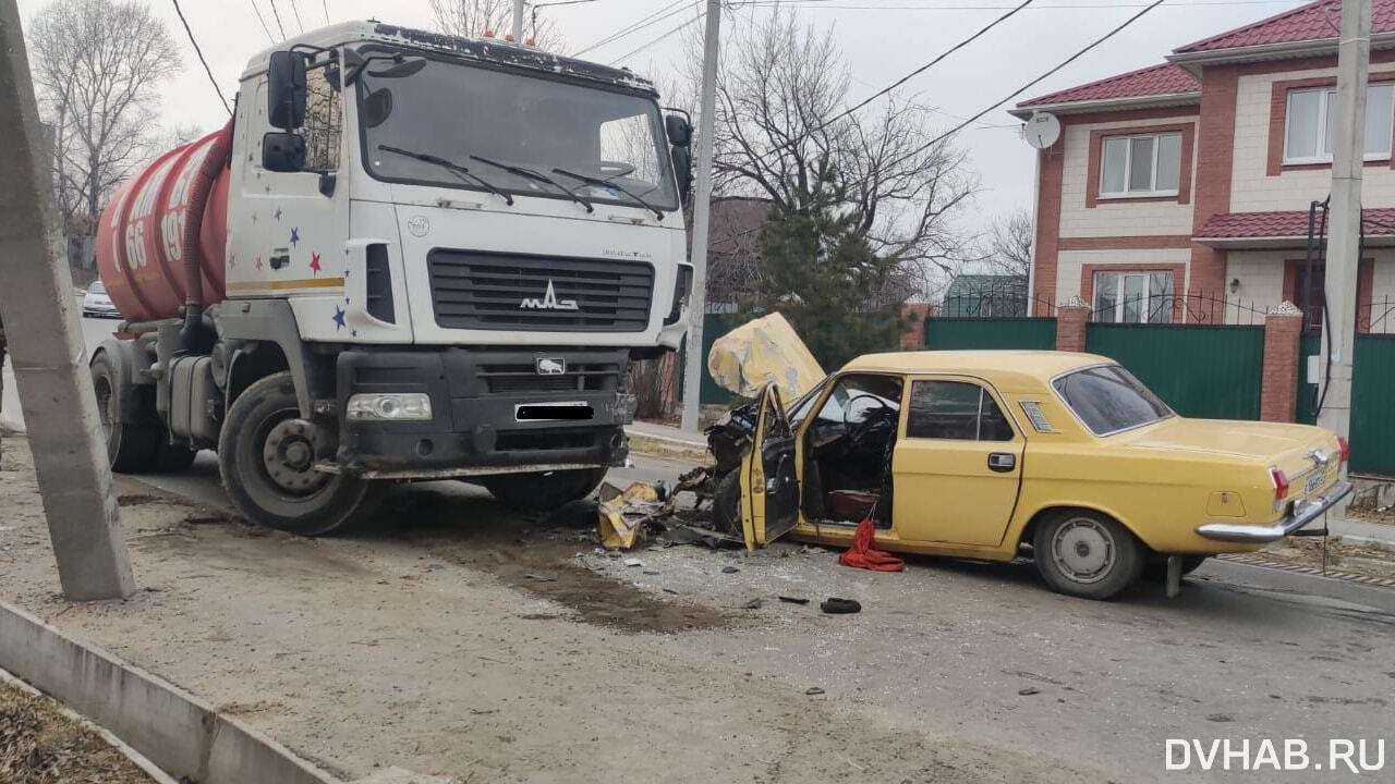 Об ассенизатора разбил «Волгу» и голову хабаровский пенсионер (ФОТО) —  Новости Хабаровска