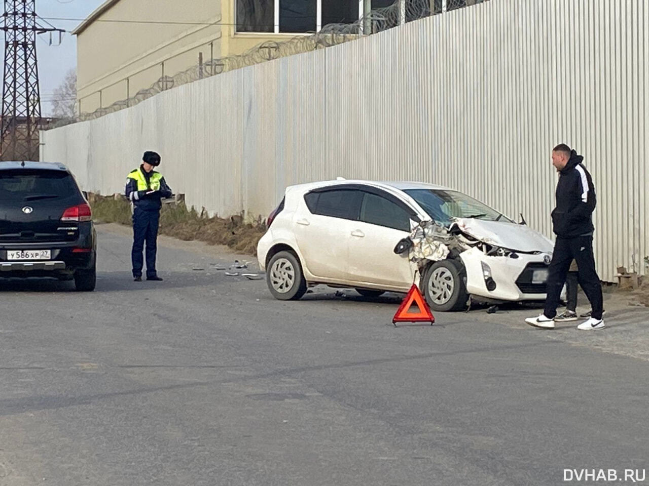 В грузовик и встречную машину врезалась автомобилистка на Промывочной  (ФОТО) — Новости Хабаровска