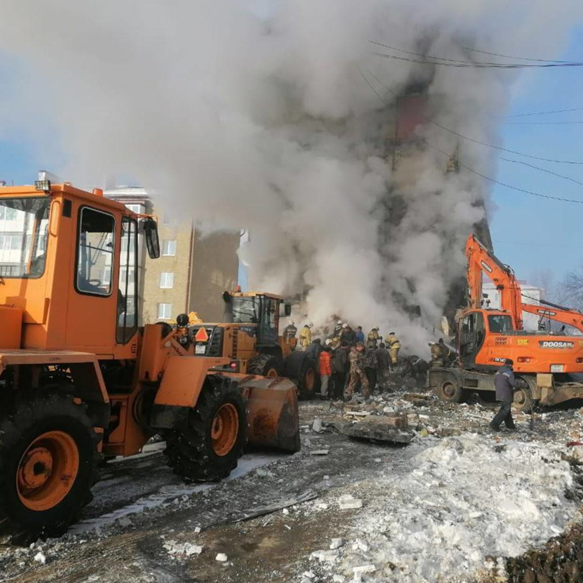 На Сахалине из-за взрыва газа обрушился подъезд пятиэтажки – погибли 10  человек, в том числе 4 детей – Новости Владивостока на VL.ru