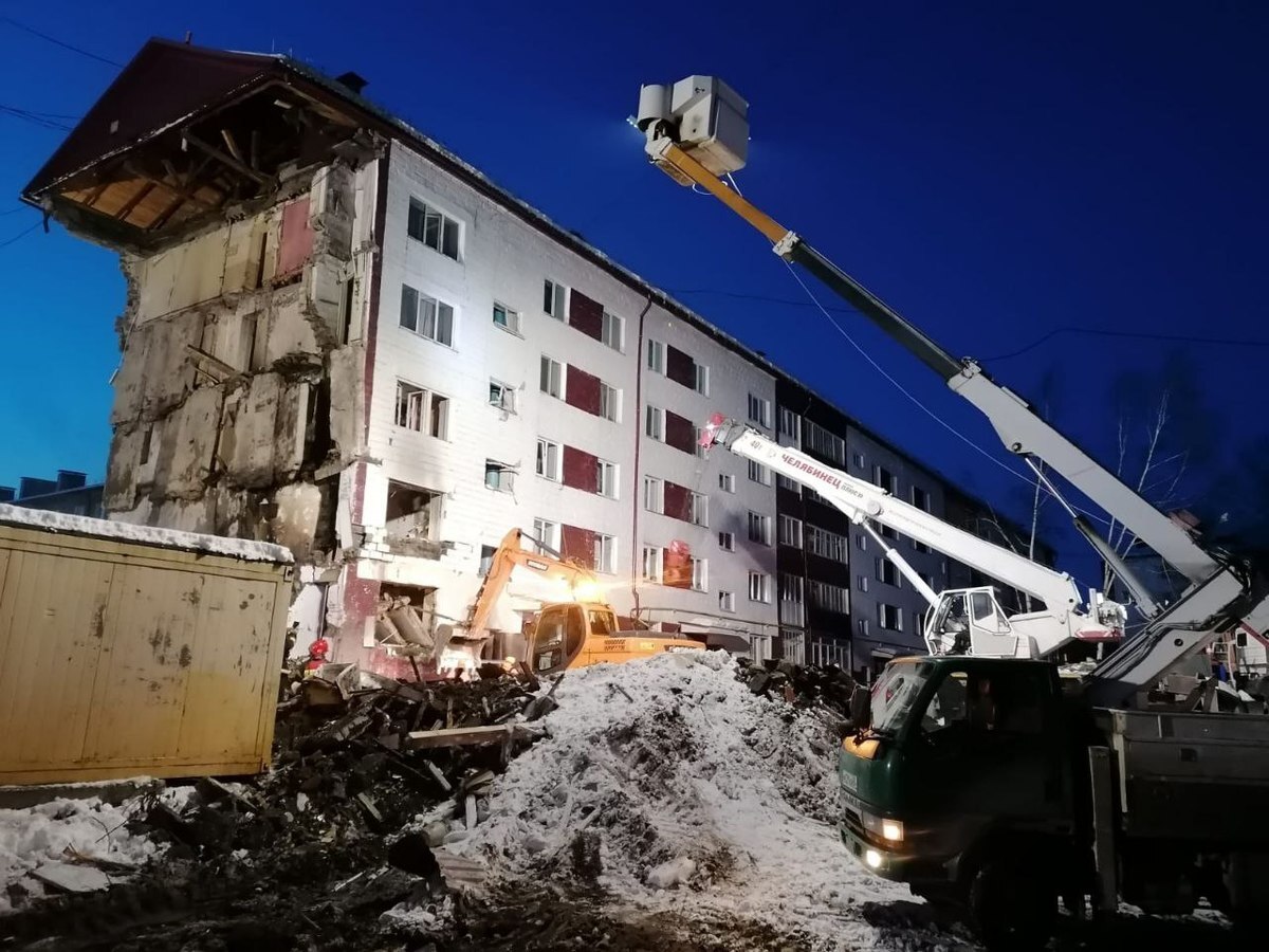 На Сахалине из-за взрыва газа обрушился подъезд пятиэтажки – погибли 10  человек, в том числе 4 детей – Новости Владивостока на VL.ru