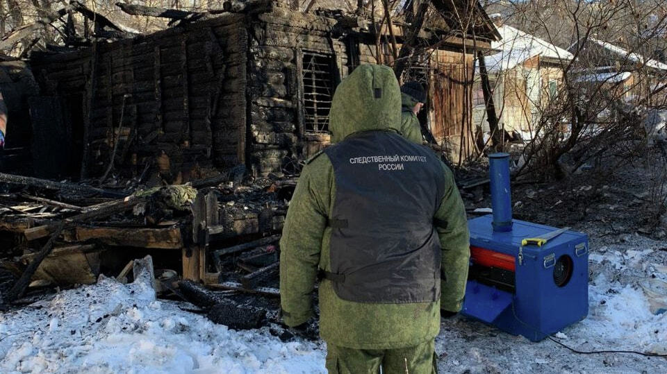 ФОТО И ВИДЕО ⟩ Украинские студенты устроили инсталляцию перед посольством России