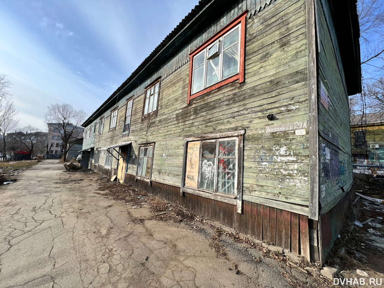 Собутыльники смертельно повздорили в подъезде на Амурском бульваре (ФОТО) —  Новости Хабаровска