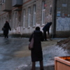 В некоторых дворах уже посыпают лёд — newsvl.ru