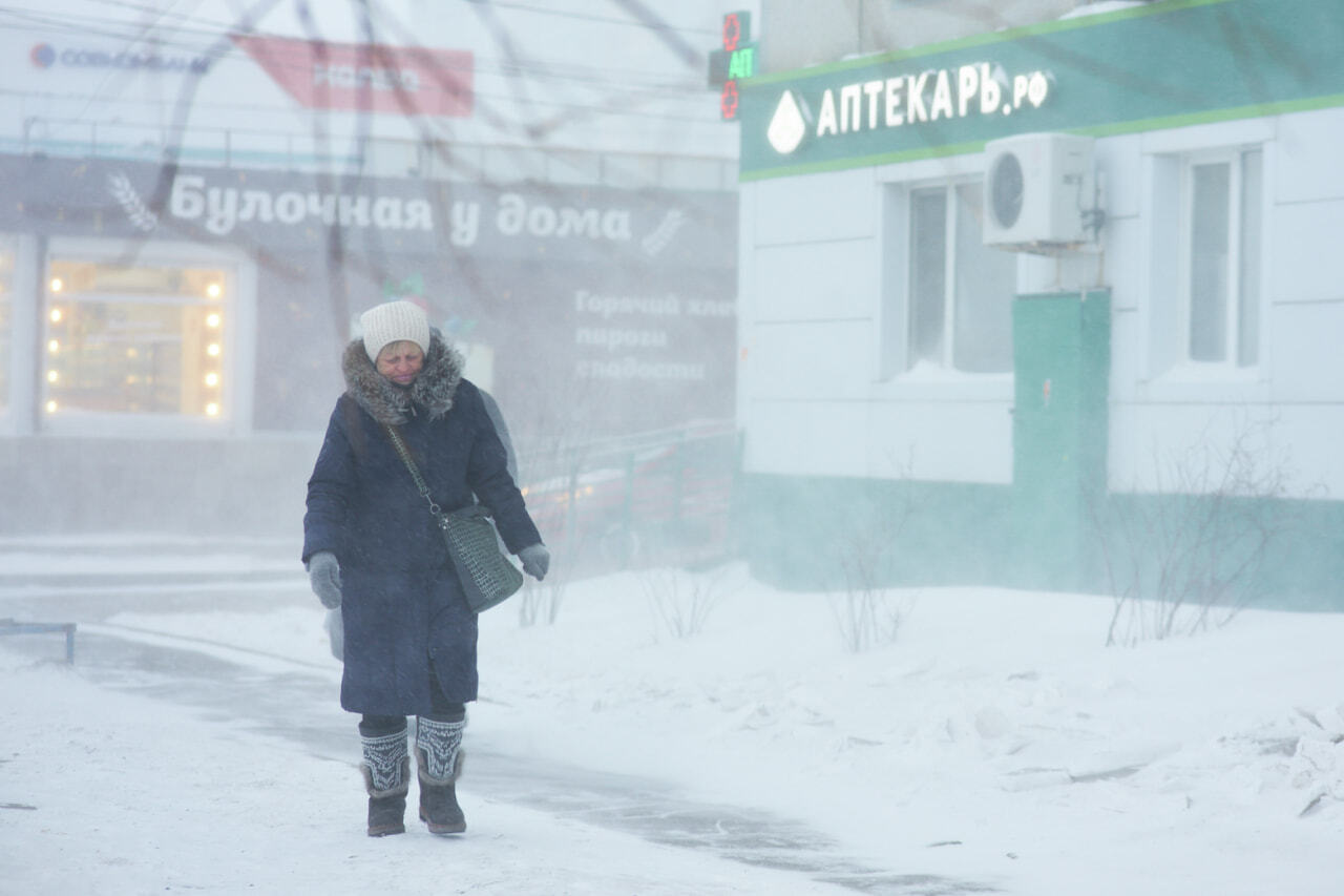 Ветер в Хабаровске сносит с ног горожан (ФОТОРЕПОРТАЖ) — Новости Хабаровска