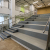 Лестницы специально сделали со скруглёнными ступенями — newsvl.ru
