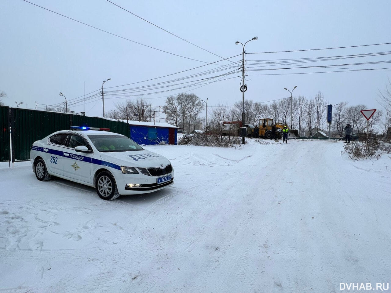 В снегоуборочную технику влетел эвакуатор на Воронежской (ФОТО) — Новости  Хабаровска