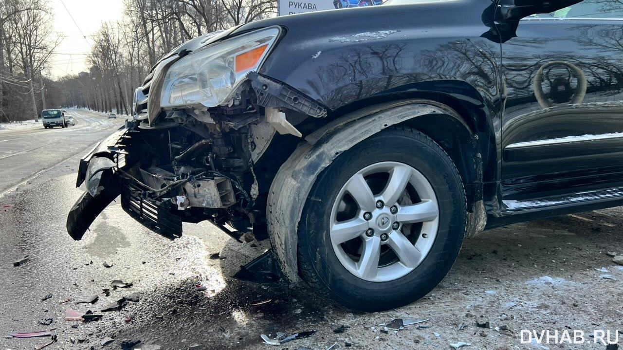 Начинающая водитель на Mazda спровоцировала аварию на Тихоокеанской (ФОТО;  ВИДЕО) — Новости Хабаровска