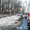 Почти три недели прошло после снегопада — во Владивостоке до сих пор остаются горы неубранного снега (ФОТО)