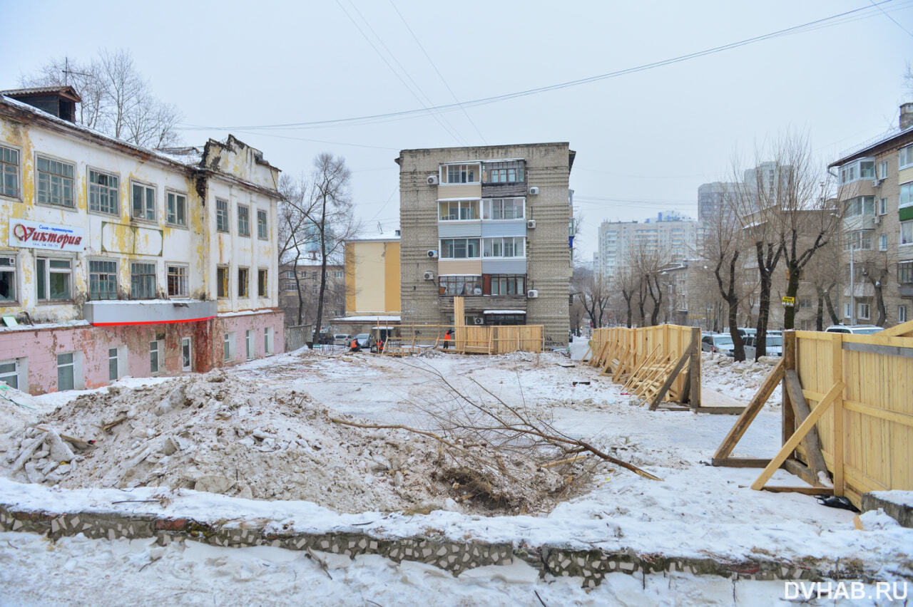 Аварийное офисное здание в центре Хабаровска снесут весной (ФОТО) — Новости  Хабаровска