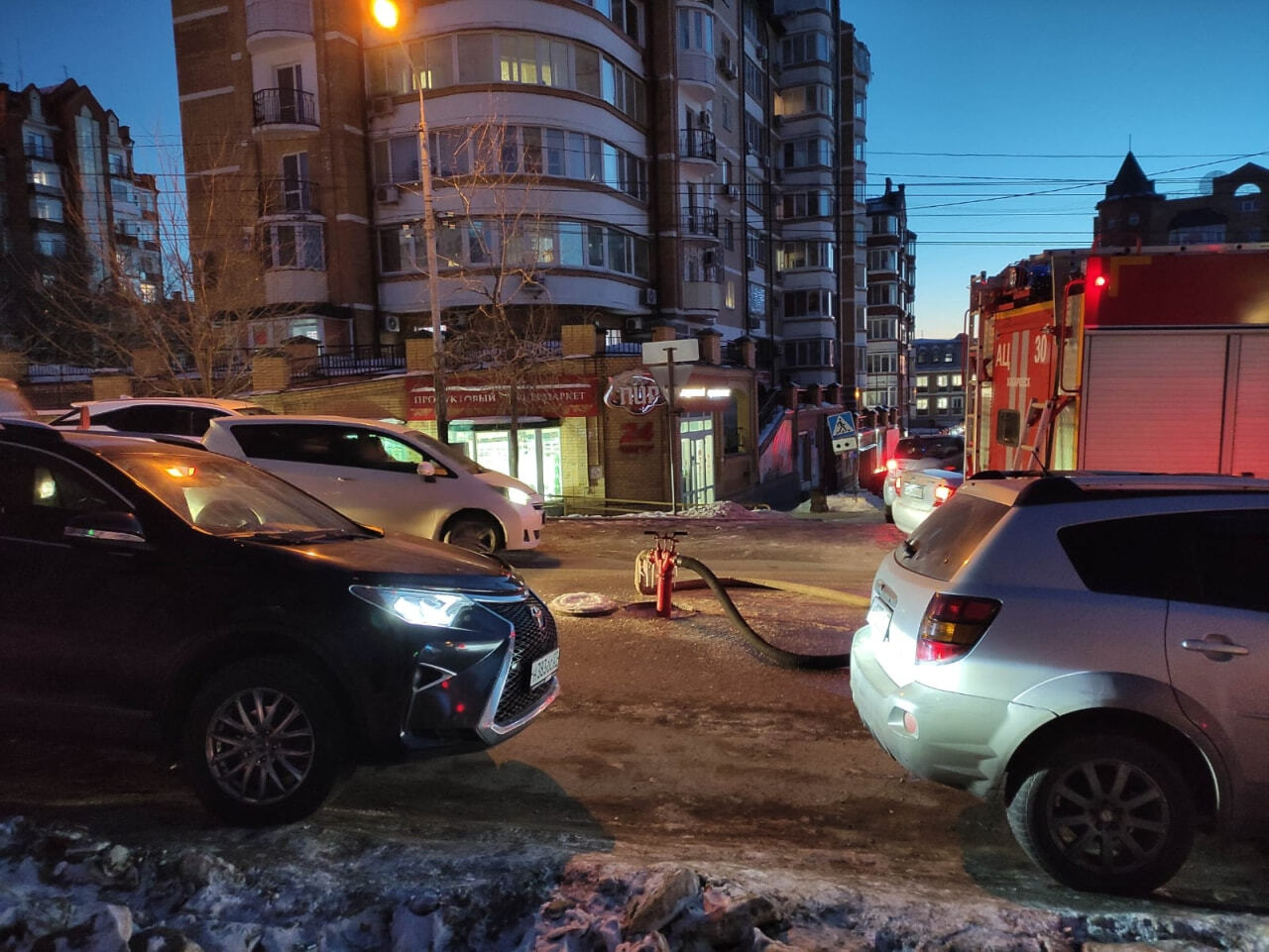 Пожар в ЖК «Гродеков» потушили хабаровские спасатели (ОБНОВЛЕНИЕ; ФОТО) —  Новости Хабаровска