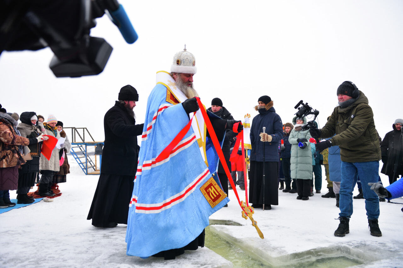 В ледяную воду на морозе окунулись хабаровчане на Крещение (ФОТО;  ОБНОВЛЕНИЕ) — Новости Хабаровска