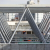 Идёт сборка металлического стропильного каркаса для крыши — newsvl.ru