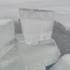 Куски льда, вырезанные в ходе обследования бухты — newsvl.ru