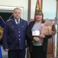 Во Владивостоке посмертно наградили подростка, который спас друга от удара током на железной дороге