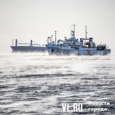 Резкое похолодание вызвало парение моря во Владивостоке