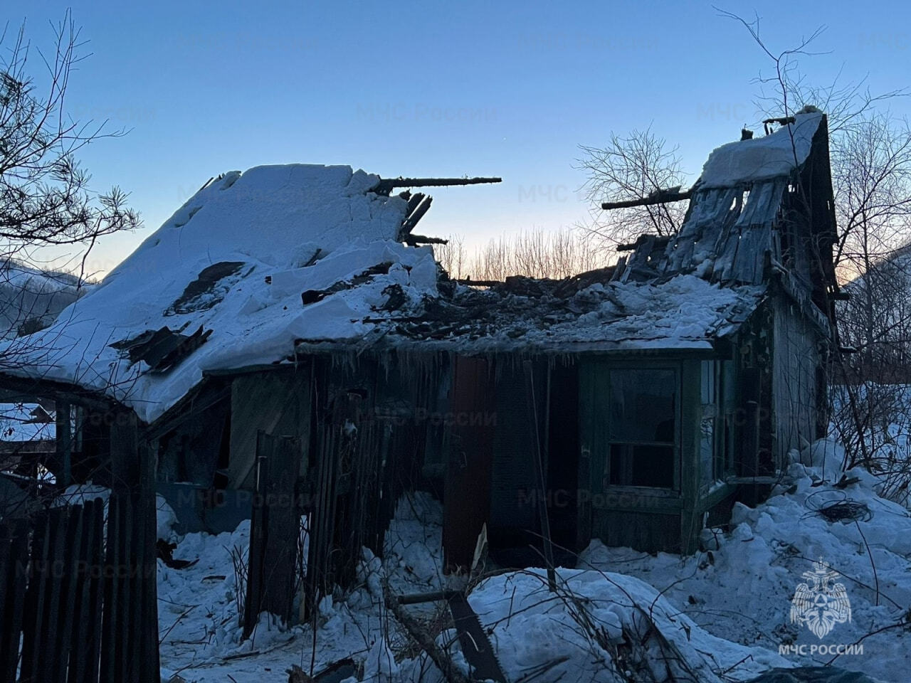 Популярную заброшку подожгли неизвестные в ЕАО (ФОТО) — Новости Хабаровска