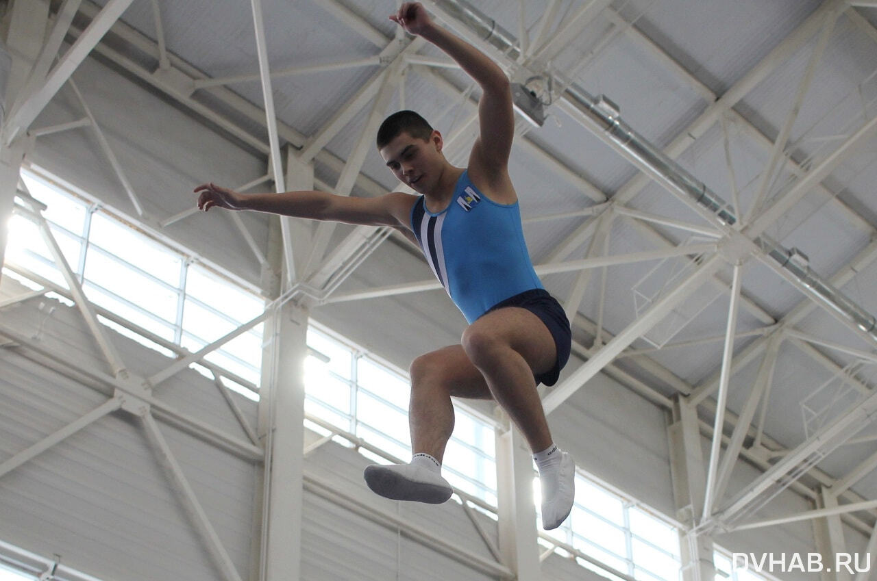 Двойной минитрамп (прыжки на двойном минитрампе, дмт). Прыжки на батуте мужчины париж. Прыжки на батуте мужчины париж. Прыжки на батуте олимпийский вид спорта. Прыжки на батуте двойной минитрамп.