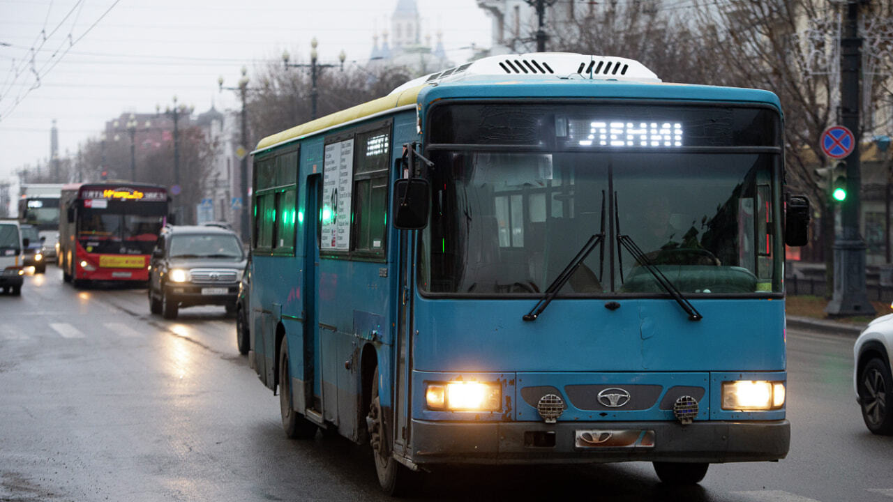 Две машины повредил водитель автобуса в ДТП на Карла Маркса (ФОТО) —  Новости Хабаровска