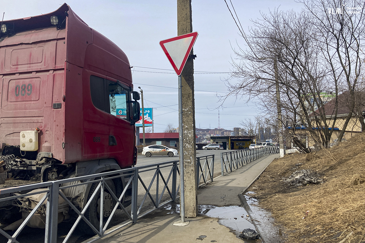 Новые правила проезда круговых перекрёстков не изменили схемы движения во  Владивостоке – Новости Владивостока на VL.ru