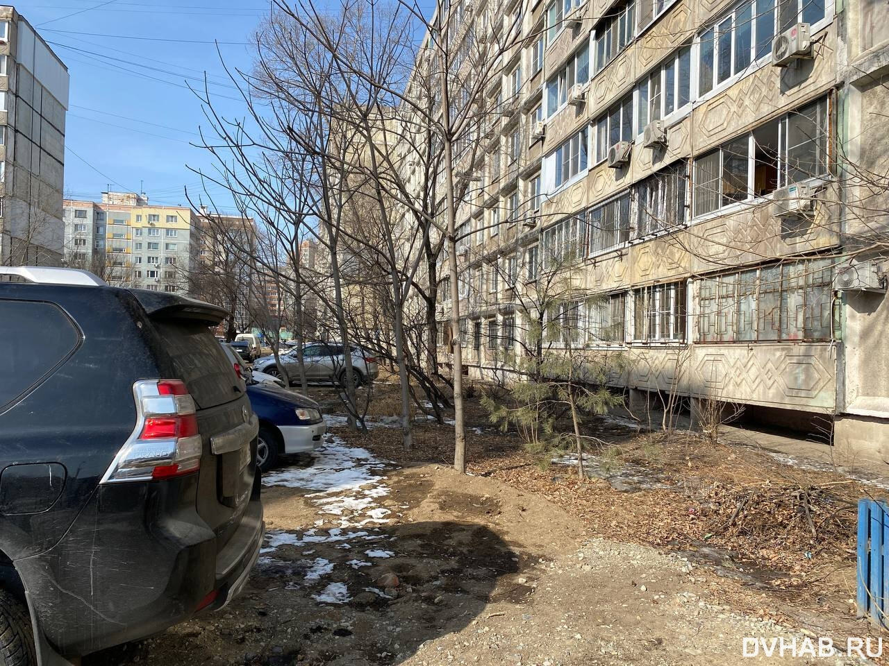 Парковка под окнами жилых домов как бороться