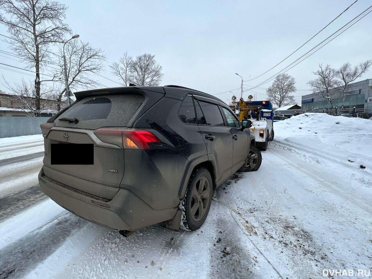 Вырвало привод: RAV4 и Infiniti столкнулись на Восточном шоссе (ФОТО) —  Новости Хабаровска