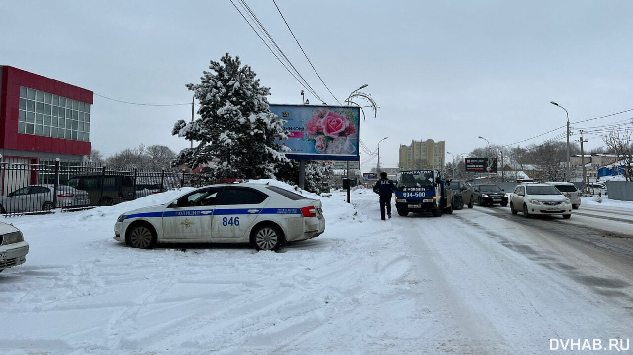 Вырвало привод: RAV4 и Infiniti столкнулись на Восточном шоссе (ФОТО) —  Новости Хабаровска