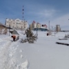 Утром в сквере трудились двое рабочих, они расчищали тротуары и лестницы подземных переходов — newsvl.ru