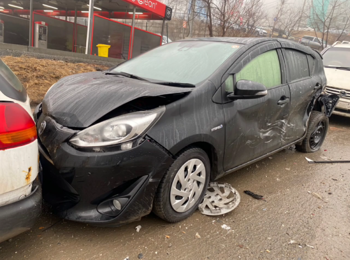 Четыре припаркованных авто пострадали в ДТП ночью во Владивостоке на  Шилкинской – Новости Владивостока на VL.ru