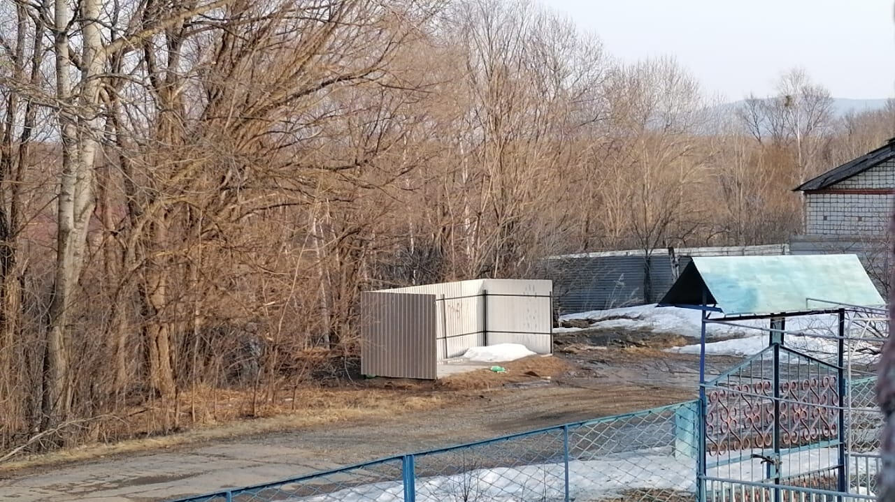 Запутались в мусорных баках жители Осиновой Речки — Новости Хабаровска